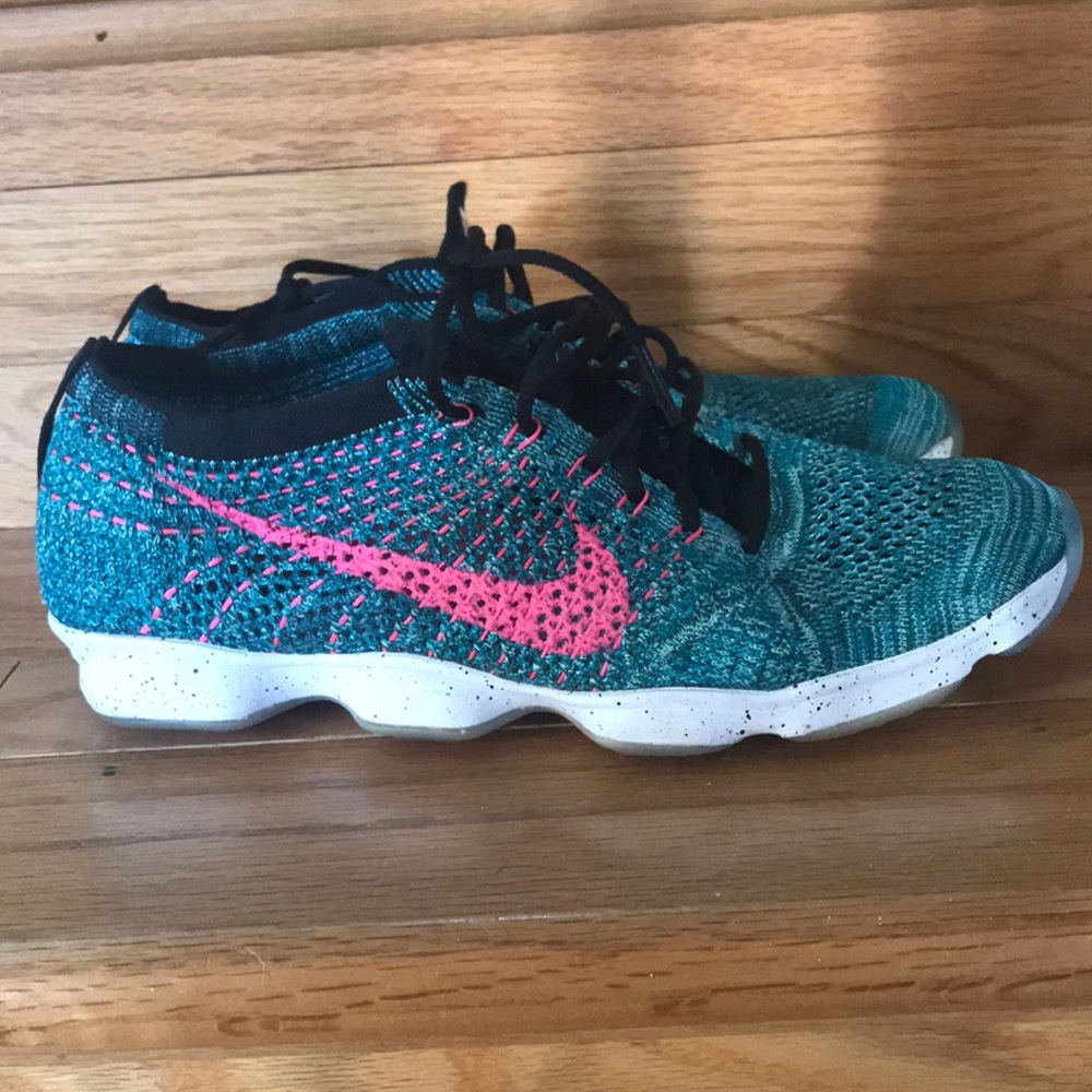 Nike flyknit zoom size 8.5